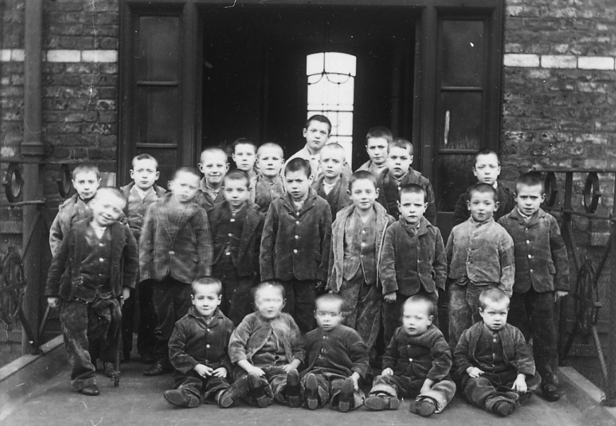 Children at a workhouse c 1895