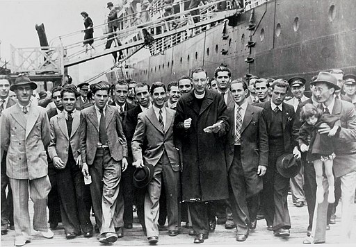 Maltese migrants arriving 1948 Maltese migrants arriving 1948.